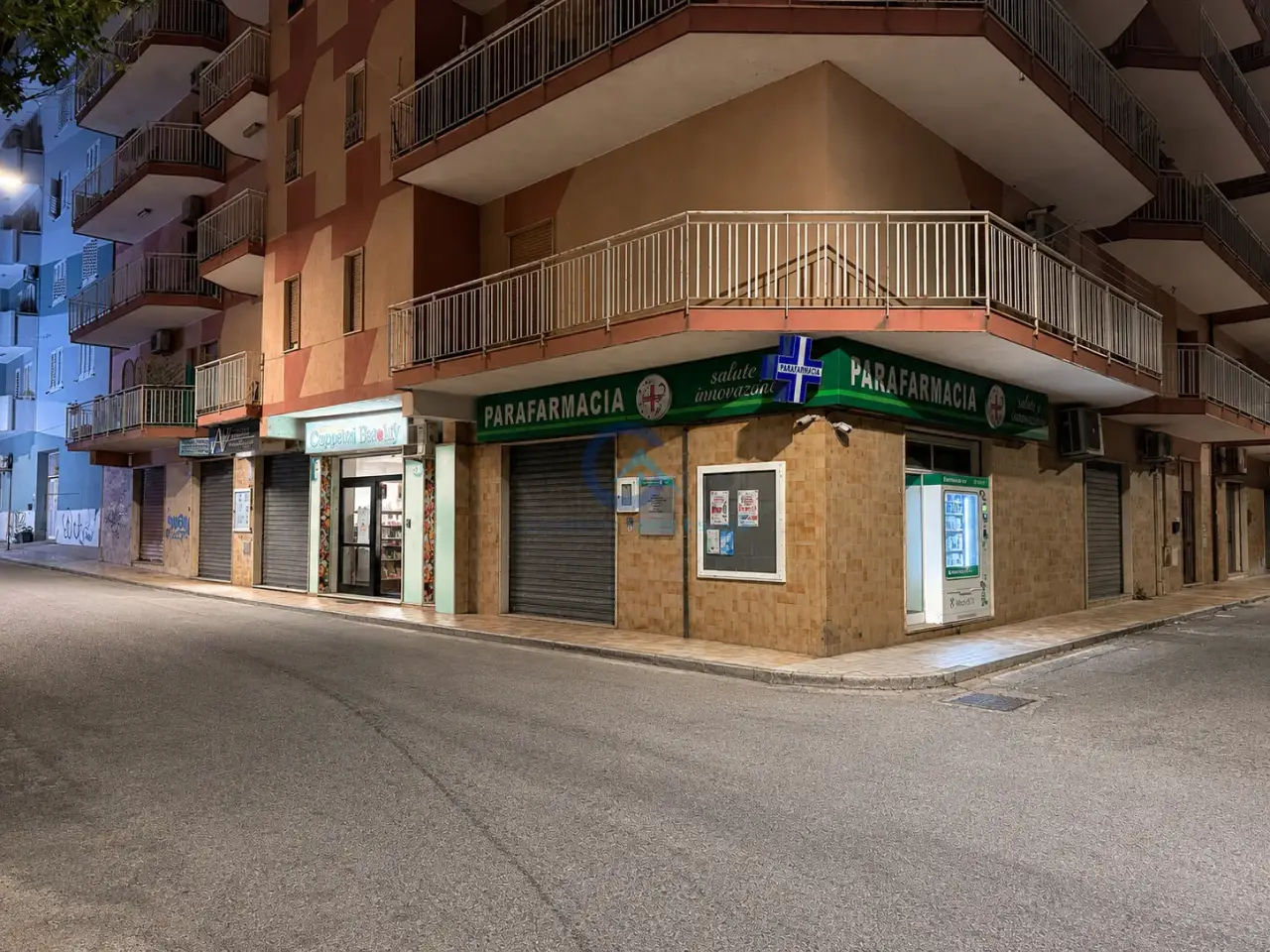 Negozio in Via Fiume 46, Catanzaro, {3} - Foto 1