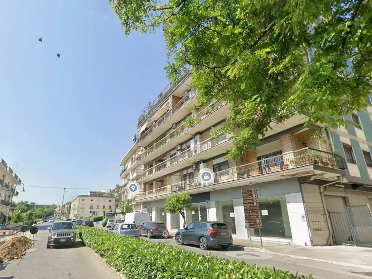 Negozio in Via G. di Biasio 44, Cassino, {3} - Foto 2