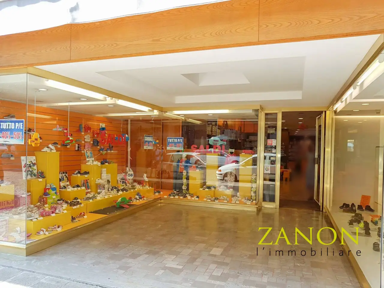 Negozio in Via Oberdan 9, Gorizia, {3} - Foto 2