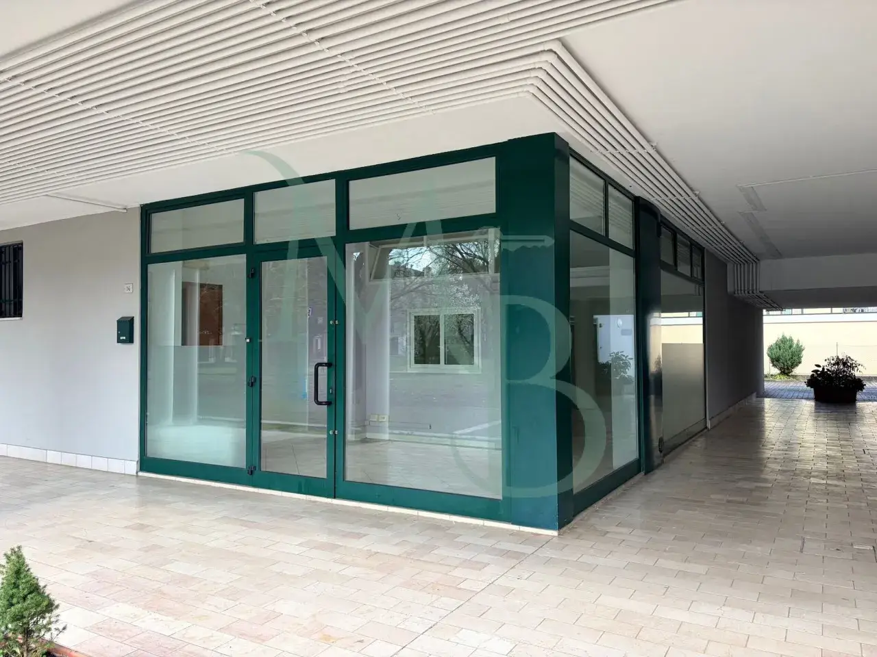 Negozio in Piazza Madre Teresa di Calcutta, Rubano, {3} - Foto 1