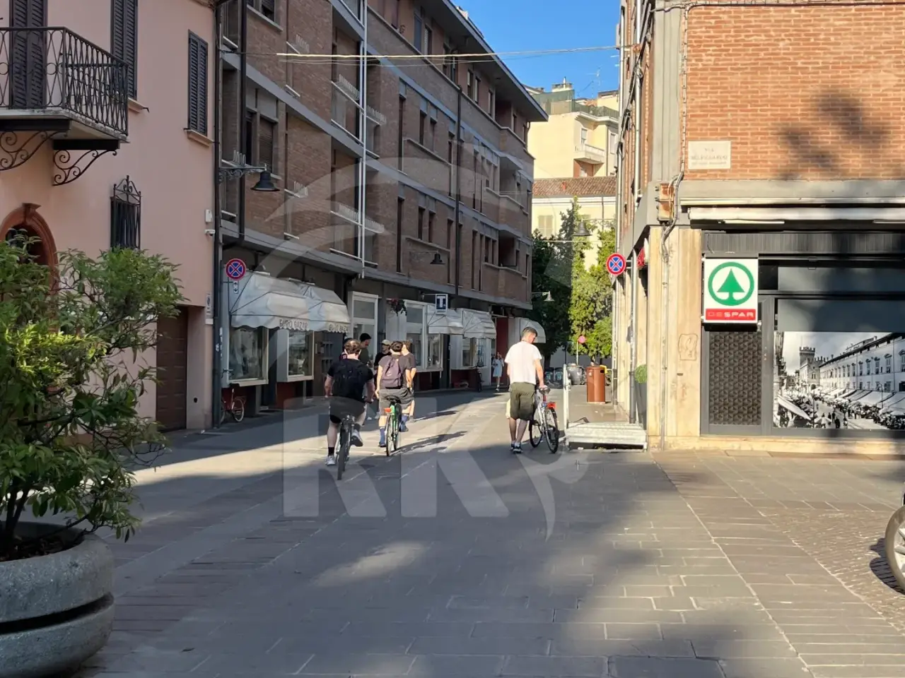 Negozio in , Ferrara, {3} - Foto 1