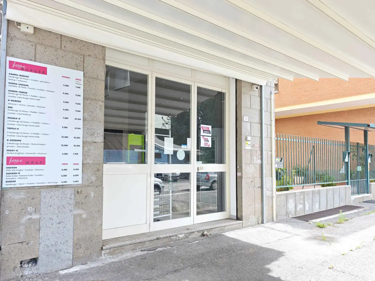 Negozio in Via IV Novembre, 11 21, Aprilia, {3} - Foto 1