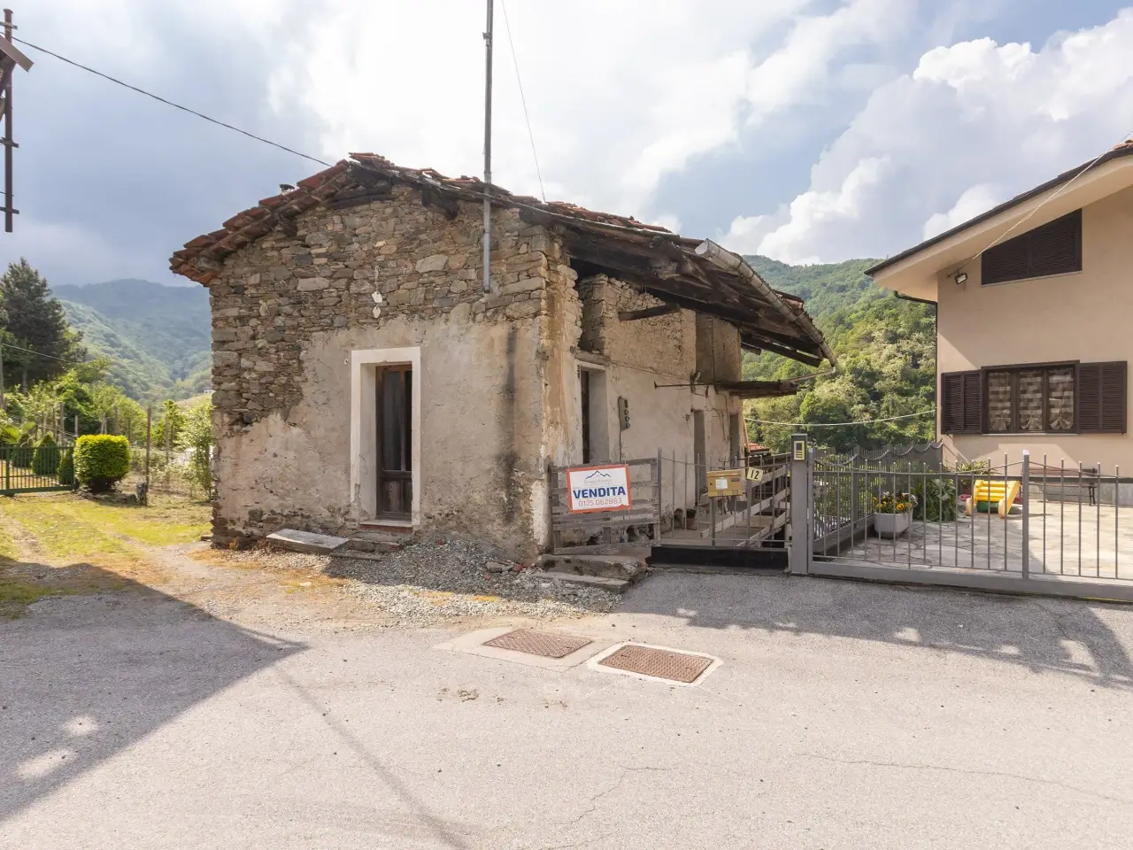 Magazzino in Via Pasca 12, Brondello, {3} - Foto 1