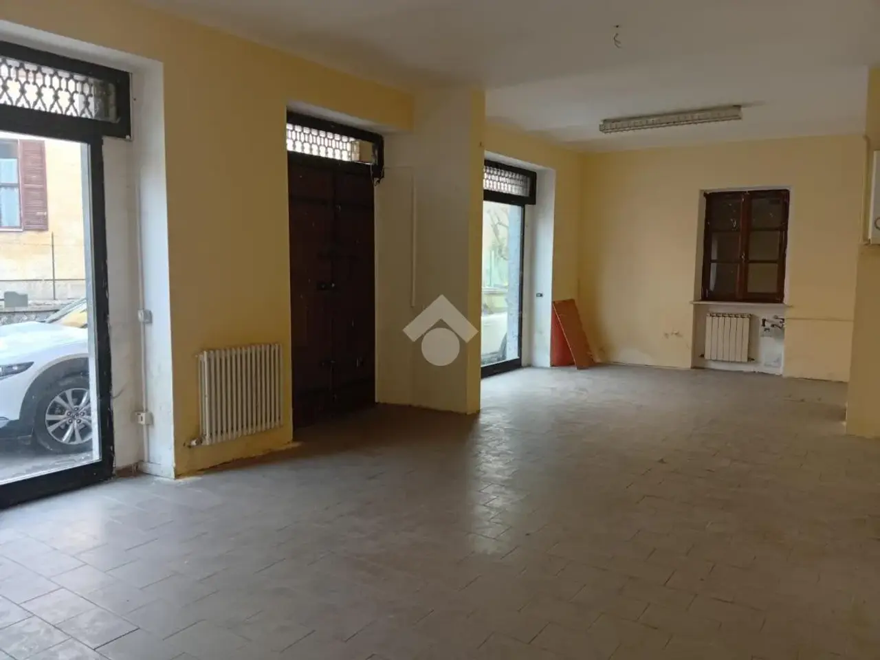 Negozio in Via Fratelli Toschi 4, Langhirano, {3} - Foto 2
