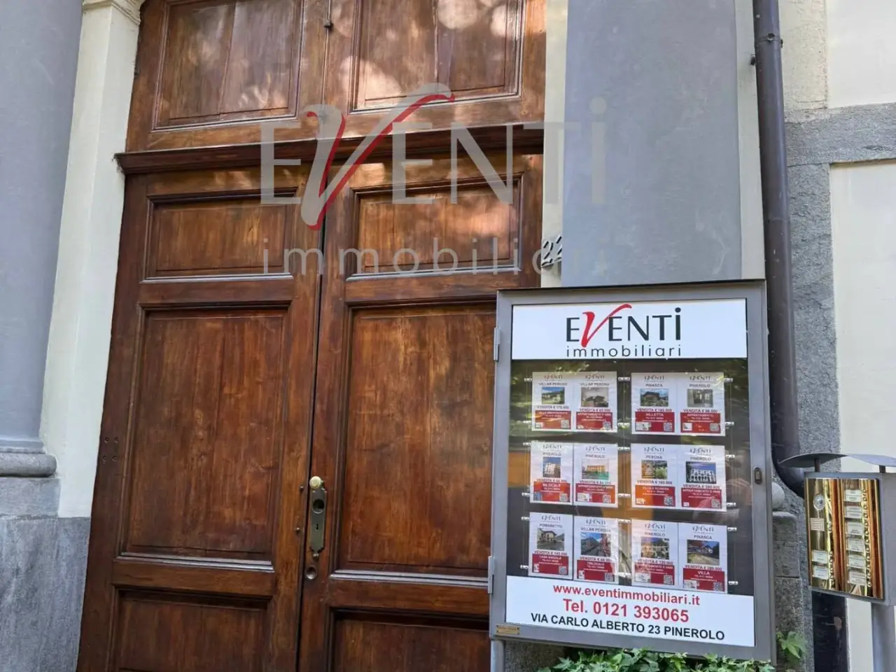 Ufficio in Piazza Vittorio Veneto 22, Pinerolo, {3} - Foto 1