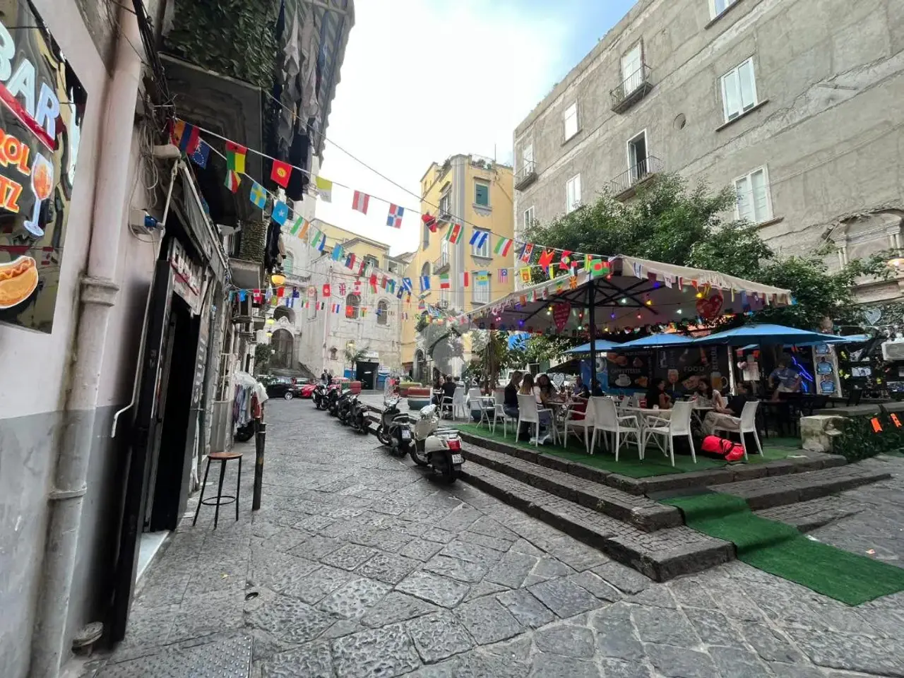 Negozio in Piazzetta Rosario di Palazzo 15, Napoli, {3} - Foto 1