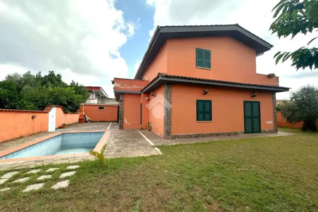 Villa in Via delle Ginestre 4, Aprilia - Foto 1