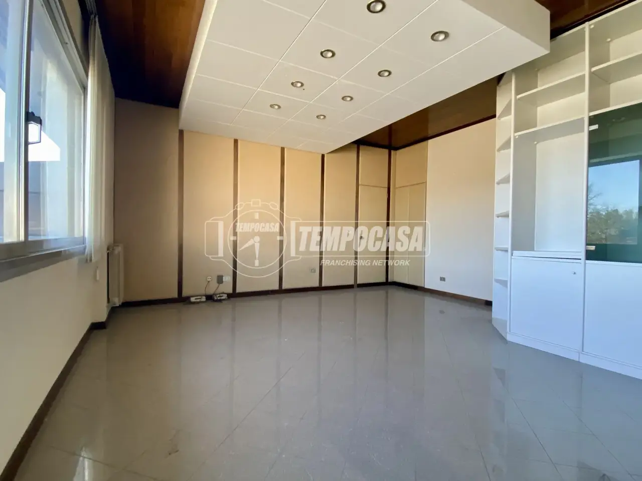 Ufficio in Viale Lunigiana 23, Aulla, {3} - Foto 1