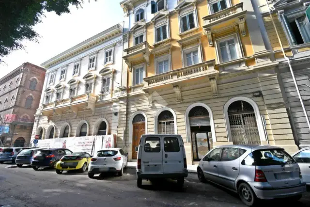 Negozio in Piazza del Carmine 5, Cagliari - Foto 1