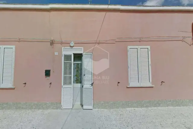 Detached house in Via Tunisi, Marsala - Photo 1