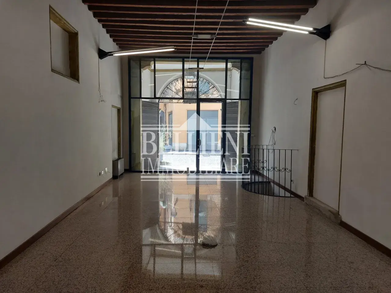 Negozio in Piazza Castello, Vicenza, {3} - Foto 1