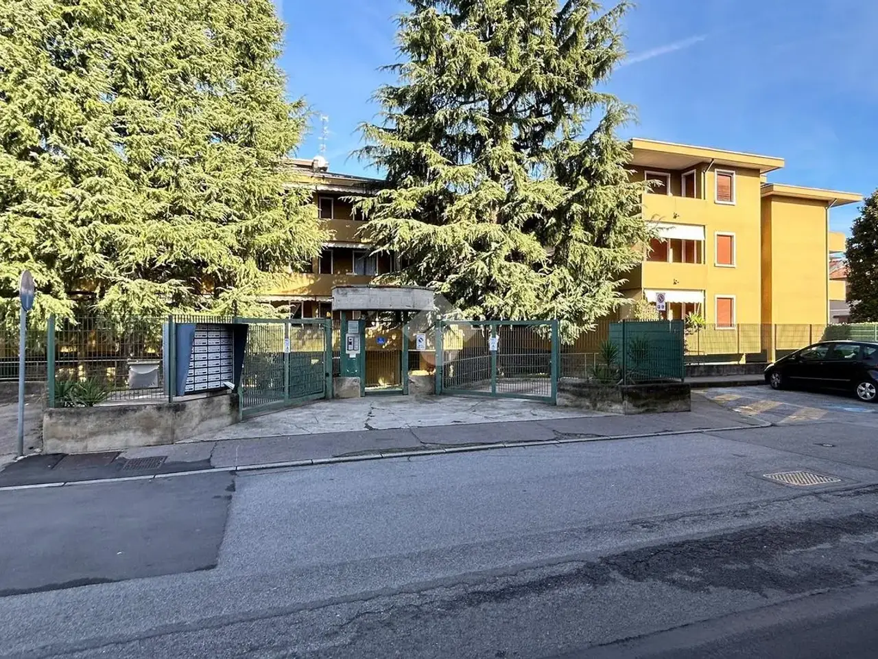 Ufficio in Via Francesco Rismondo 62, Seregno, {3} - Foto 1