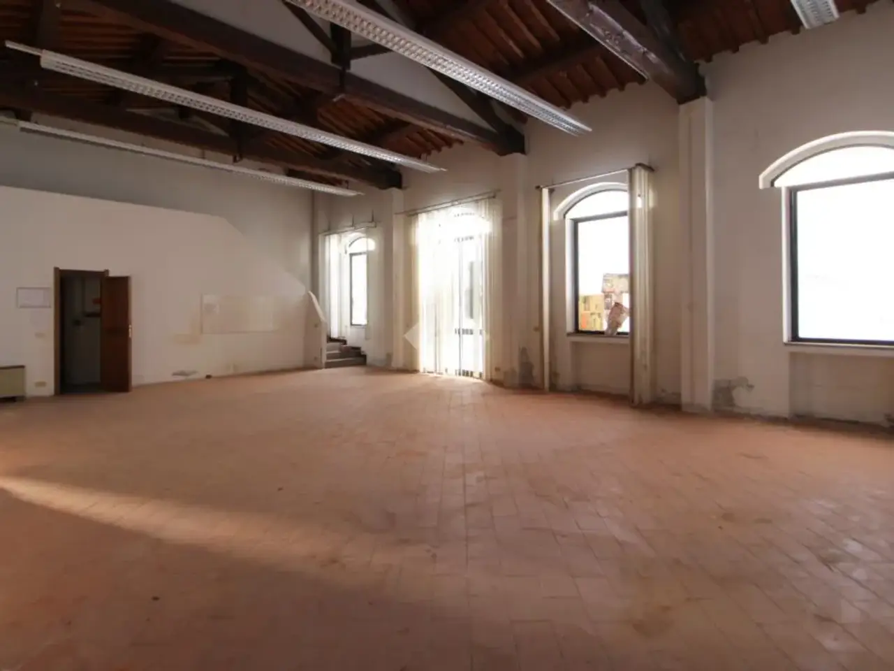 Negozio in Piazza Facchini 9, Pisa, {3} - Foto 2