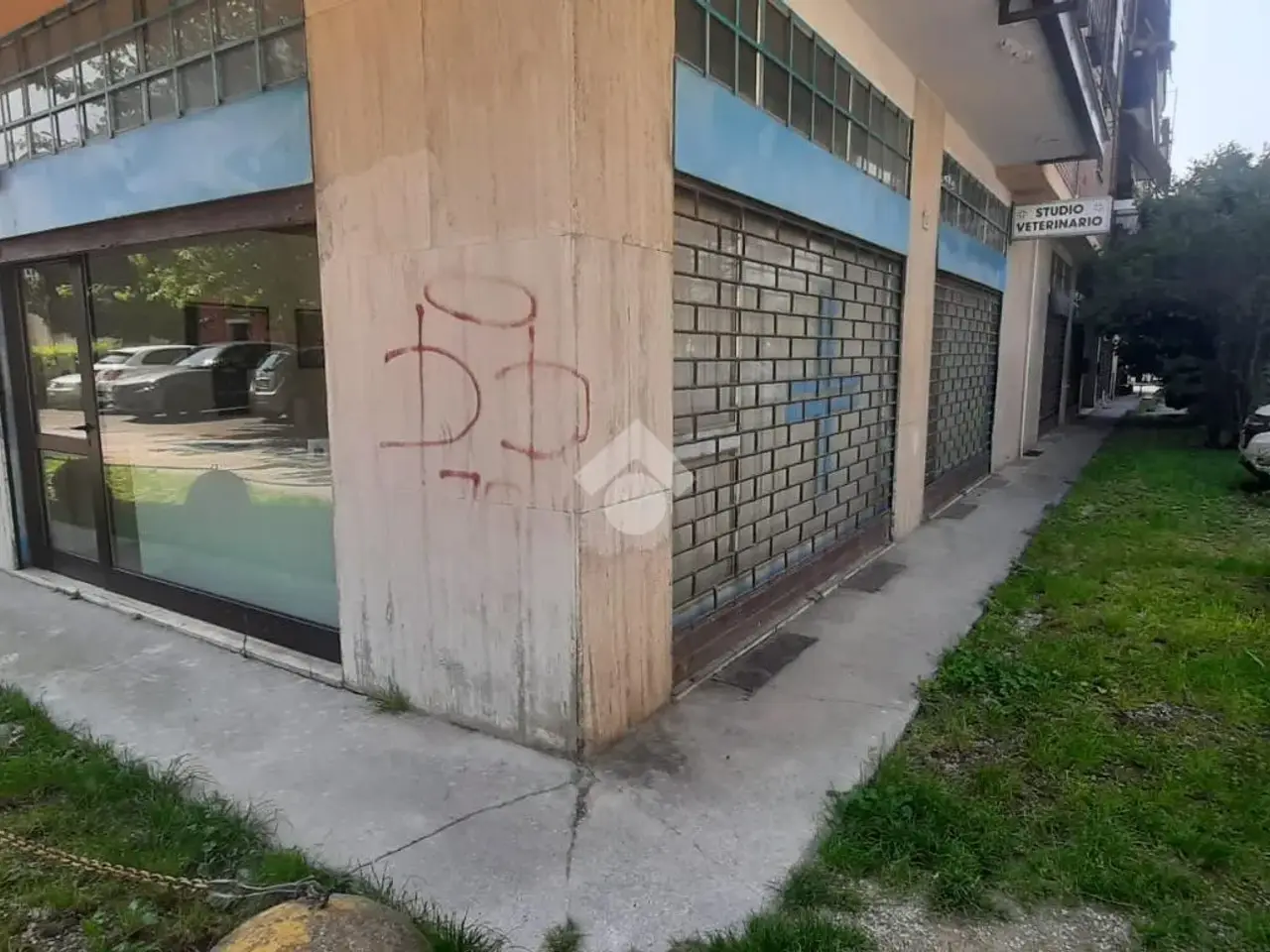 Negozio in Piazzale Giacinto Tredici 12, Brescia, {3} - Foto 1