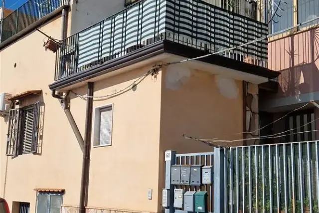 Vierzimmerwohnung in Via Angelo Raffaele, Acireale - Foto 1