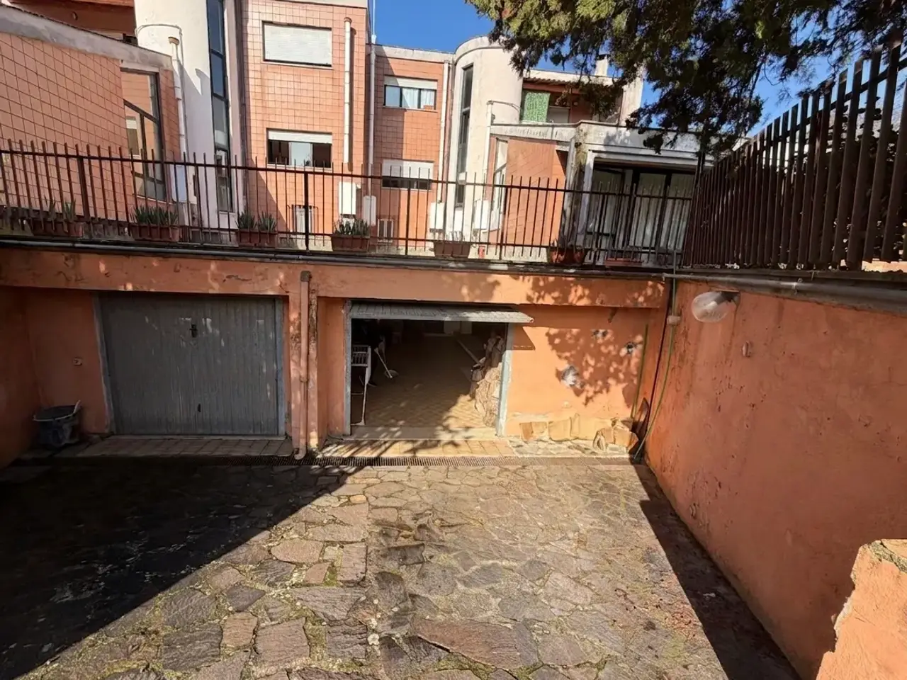 Palazzina commerciale in , Capena, {3} - Foto 2