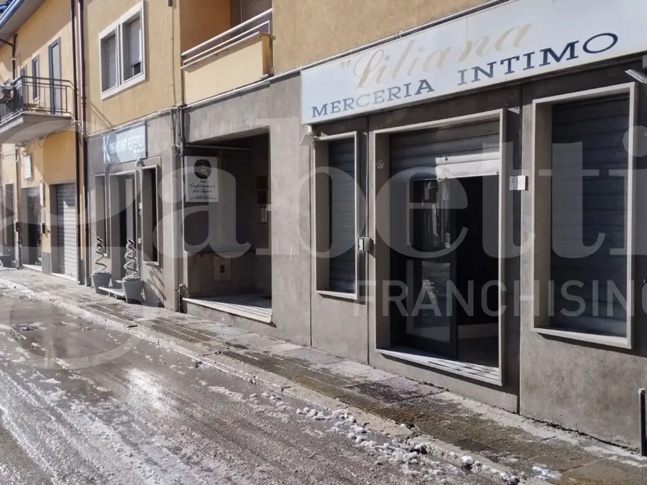 Negozio in Via Ponte Nuovo 10, Castel Di Sangro, {3} - Foto 1