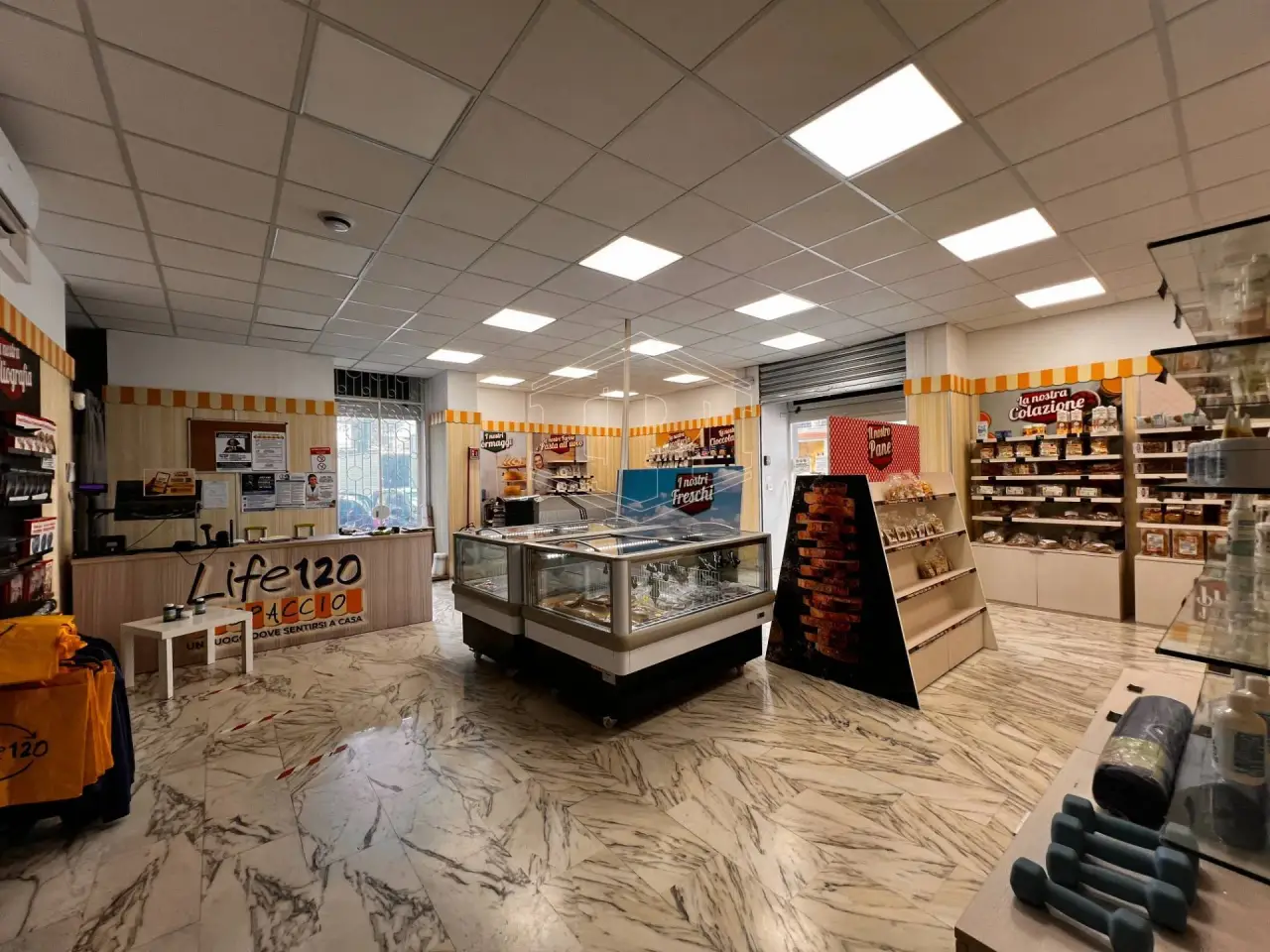 Negozio in Via Nicola Nicolini 68, Napoli, {3} - Foto 1