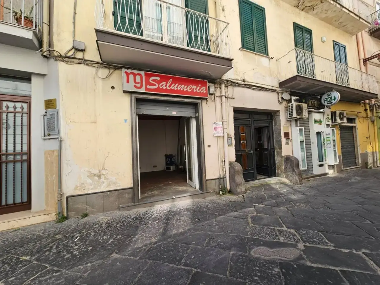 Locale commerciale in Via Morelli E Silvati Nola, Napoli, Nola, {3} - Foto 2