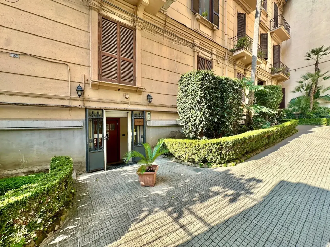 Ufficio in Vico Fiorentine a Chiaia 9, Napoli, {3} - Foto 1
