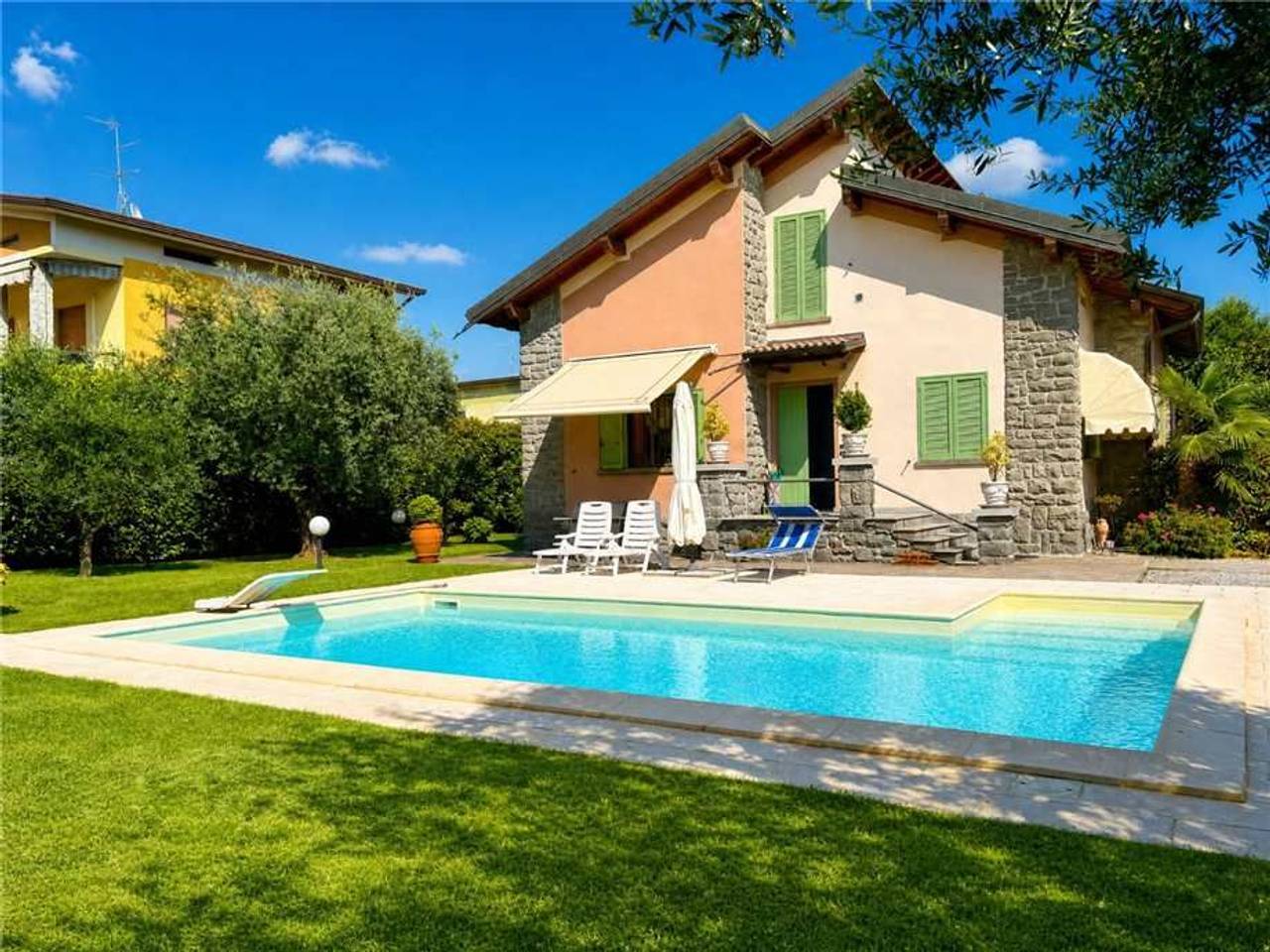 casa indipendente in vendita a Palazzolo sull'Oglio