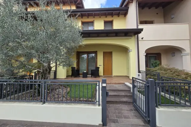 Villa a schiera in Via Adolfo Wildt, Castiglione delle Stiviere - Foto 1