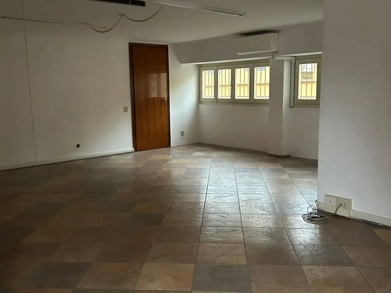 Esercizio commerciale in Via Casazza, Brescia, {3} - Foto 1