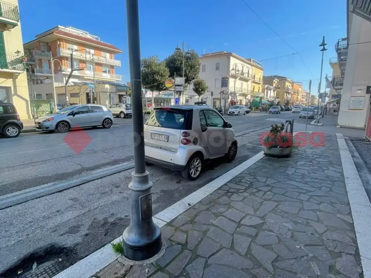 Esercizio commerciale in Via Appia 435, Minturno, {3} - Foto 2