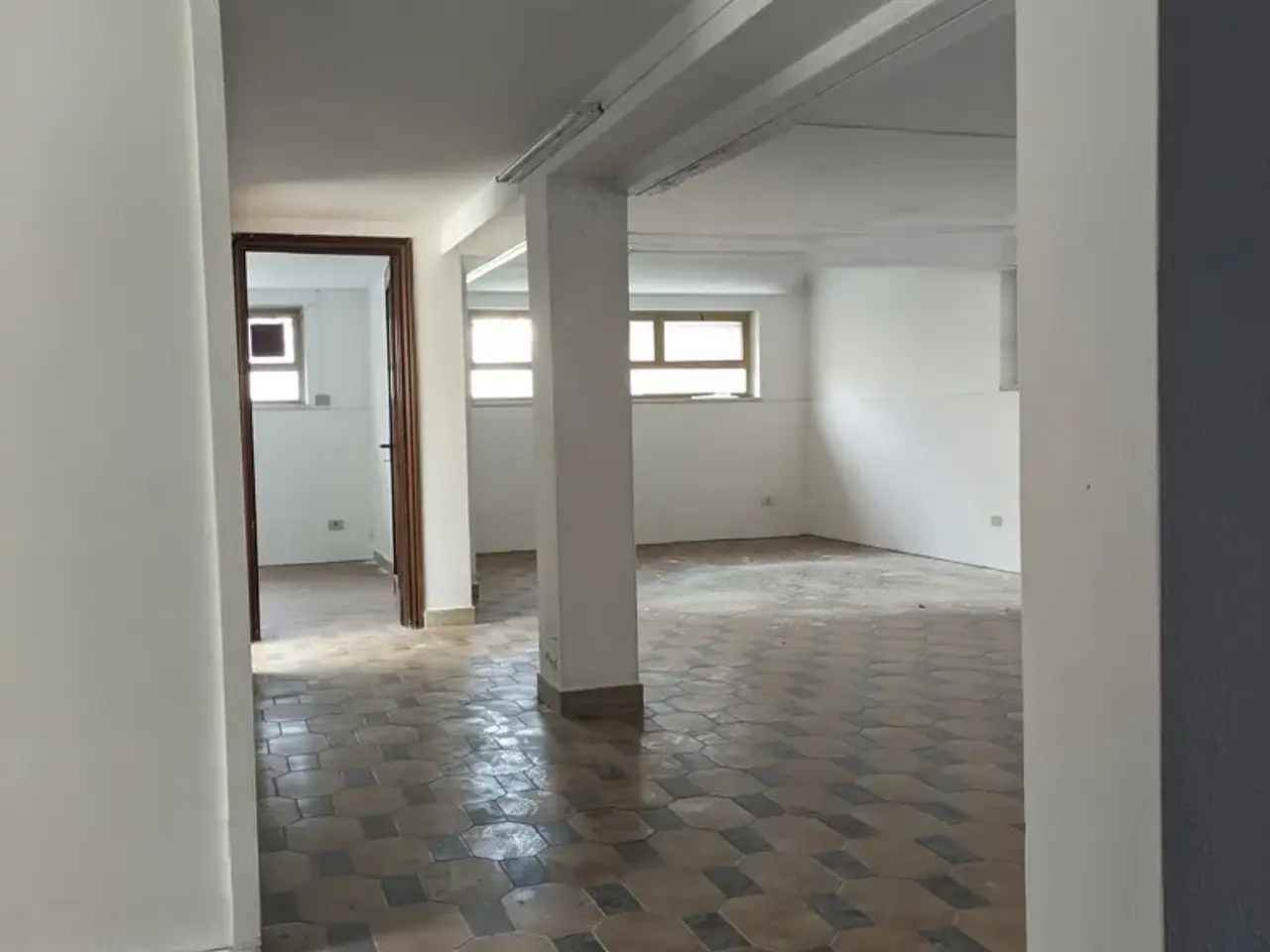 Magazzino in Via Sant'Antonio 23, Oristano, {3} - Foto 2