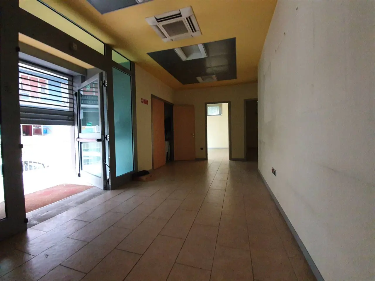 Negozio in , Ancona, {3} - Foto 2