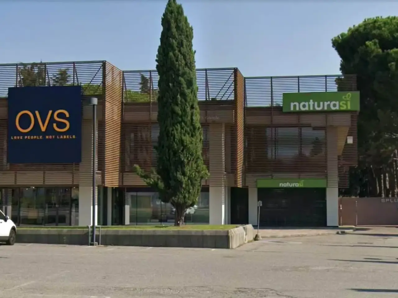 Negozio in Via Cavalieri di Vittorio Veneto, Cernusco Lombardone, {3} - Foto 1