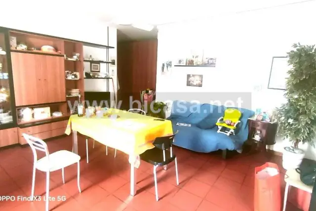 4-room flat in Via Zambonini, Montelabbate - Photo 1