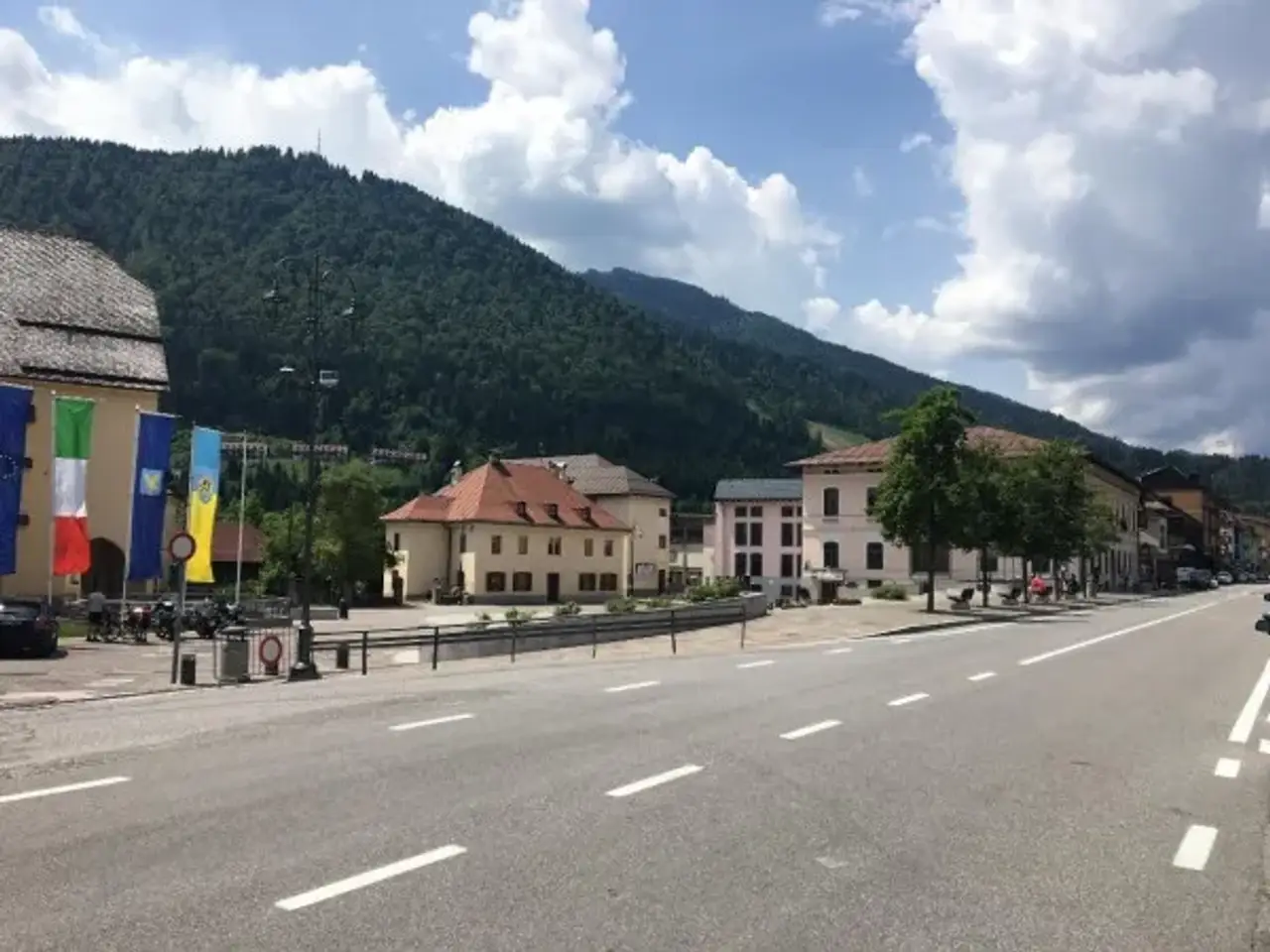 Negozio in Piazza Unità 11, Tarvisio, {3} - Foto 2