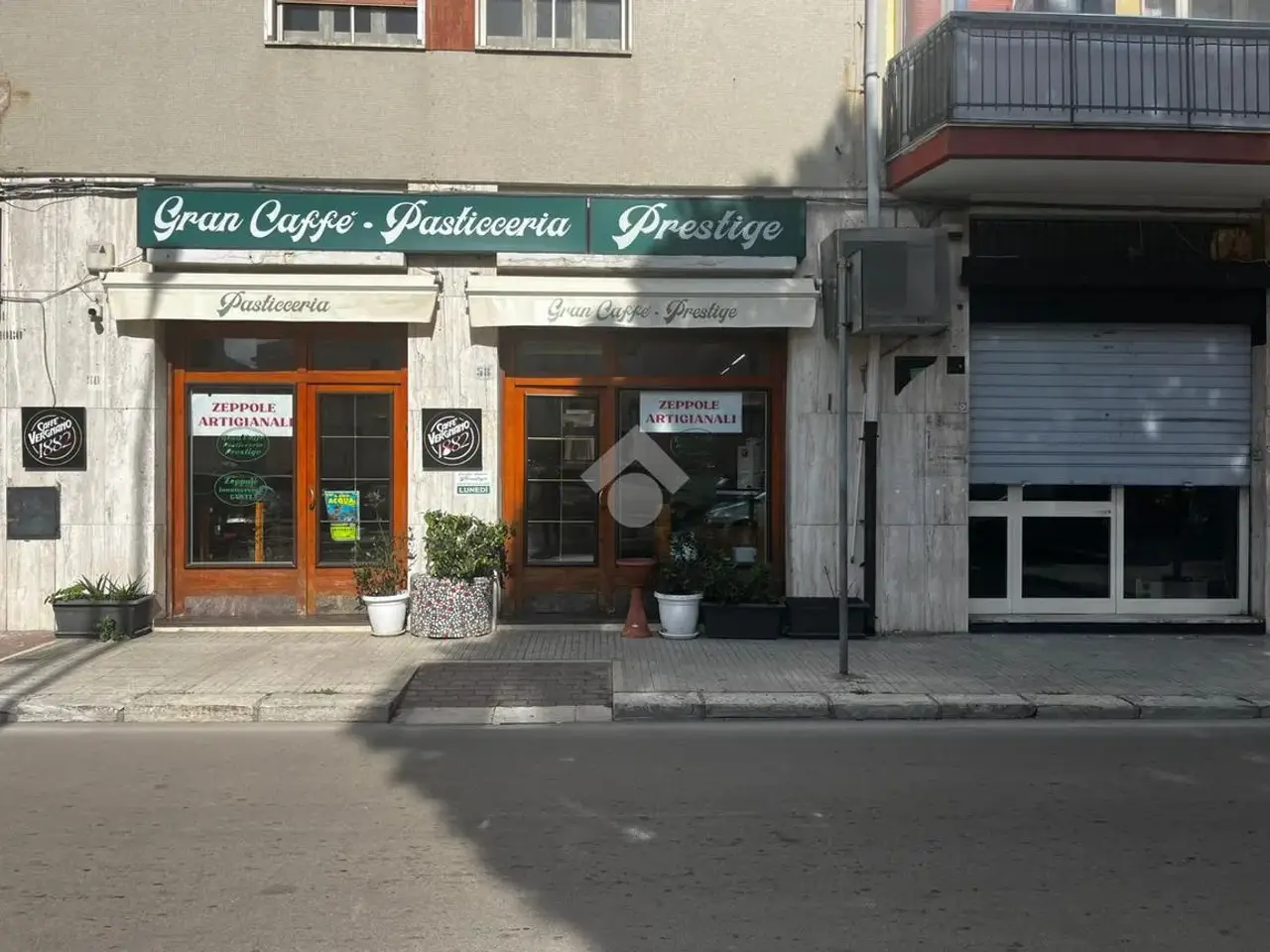 Negozio in Viale Aldo Moro 58, Brindisi, {3} - Foto 1