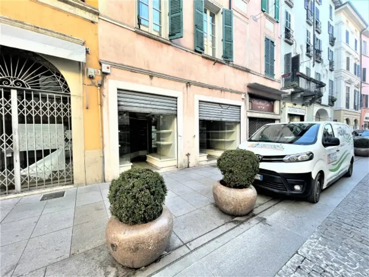 Negozio in Corso Giuseppe Garibaldi 5, Brescia, {3} - Foto 1