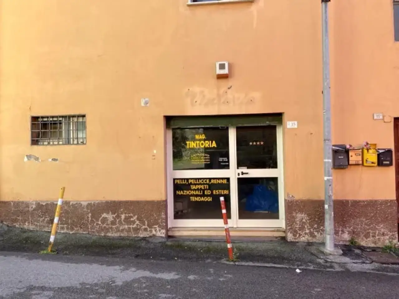 Negozio in Via Santa Chiara, Colonna, {3} - Foto 1