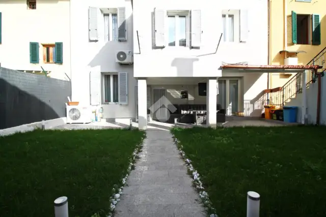 Villa in Via delle Badie 44, Prato - Foto 1