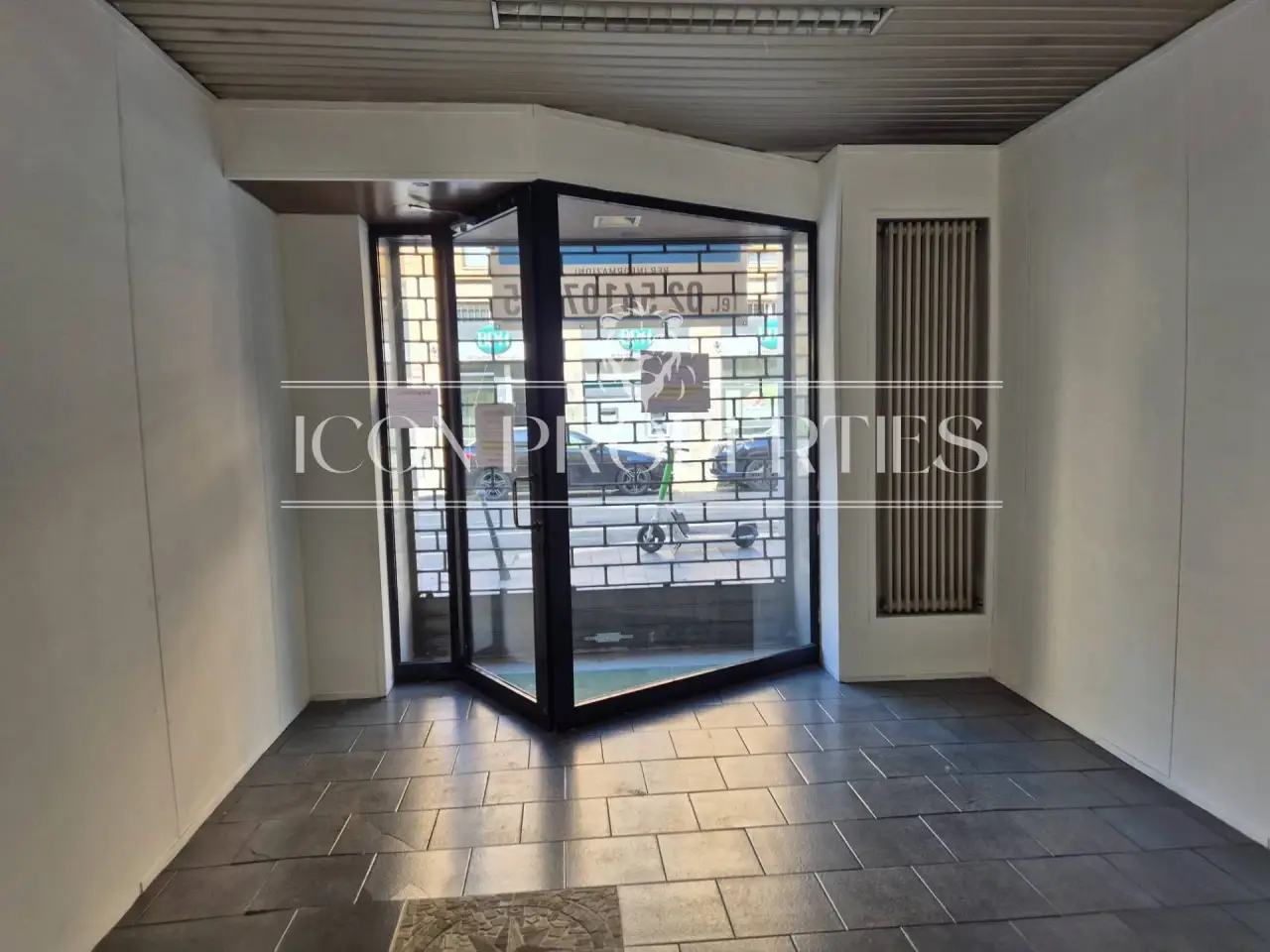 Negozio in Corso San Gottardo 3, Milano, {3} - Foto 1