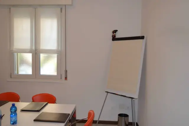 Shared office in Viale del Lavoro 43, Verona - Photo 1