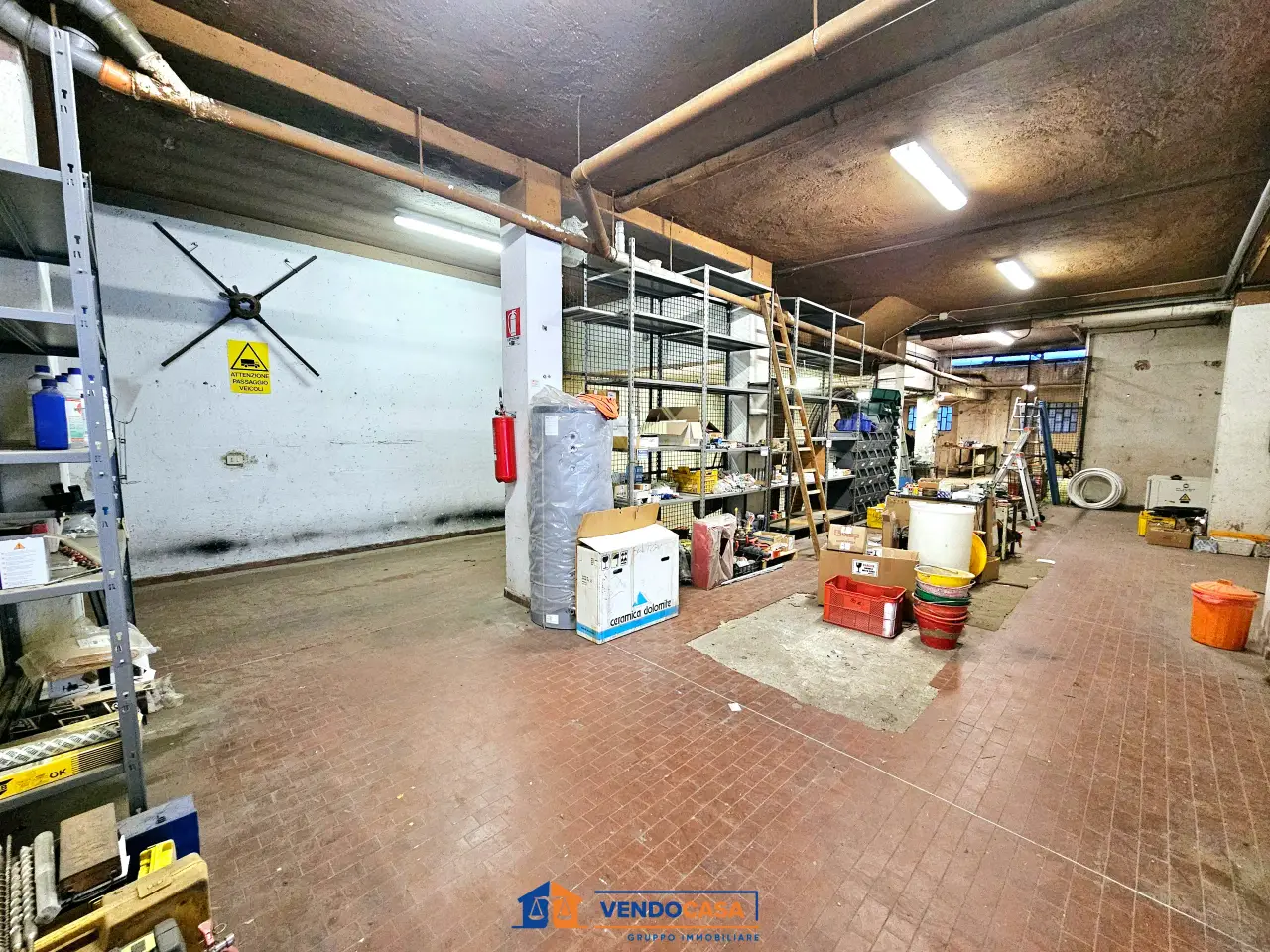 Magazzino in Via Rocca d'Anfo 19, Brescia, {3} - Foto 1