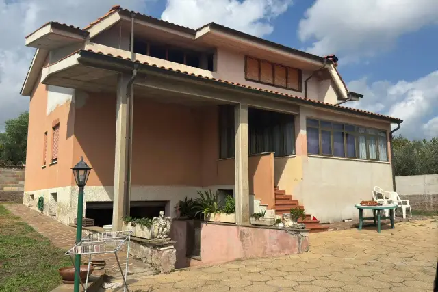 Villa in Via del Sughereto, Pomezia - Foto 1