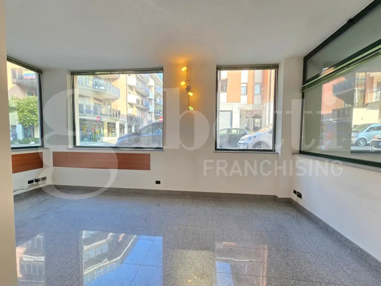 Negozio in Via Trieste 16 B, Rivoli, {3} - Foto 1