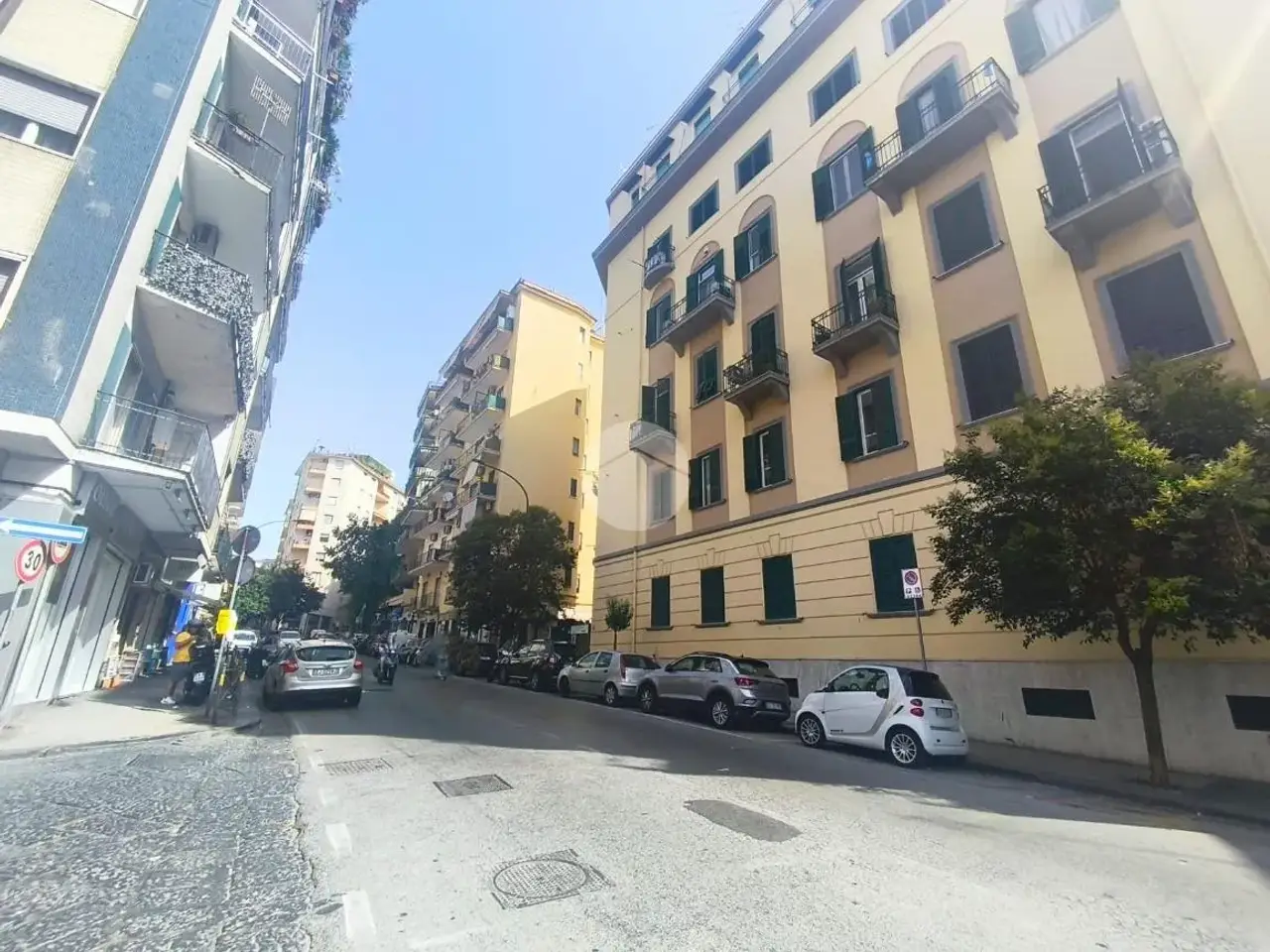 Negozio in Via Alfredo Rocco 49, Napoli, {3} - Foto 2
