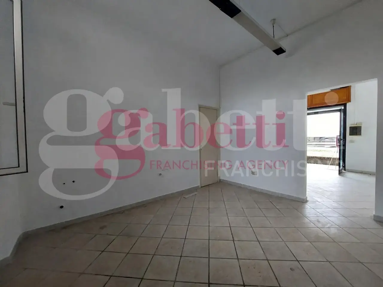 Magazzino in Via Aurelia 58, Collesalvetti, {3} - Foto 1