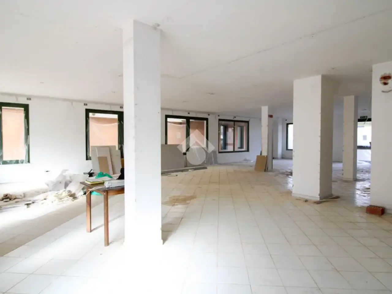 Negozio in Via Cavalieri di Vittorio Veneto, Stezzano, {3} - Foto 1