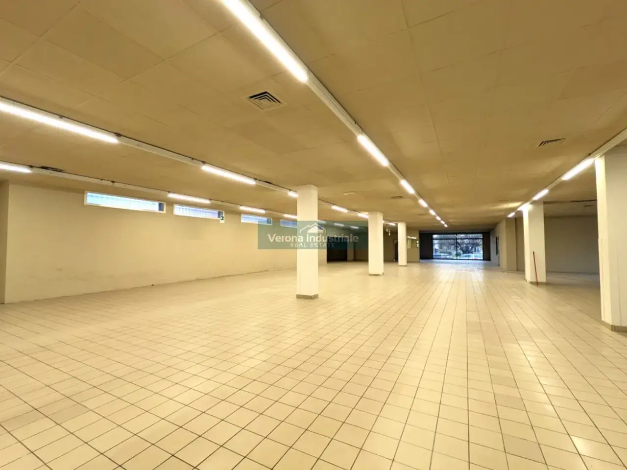 Negozio in Via della Libertà 57, San Bonifacio, {3} - Foto 2