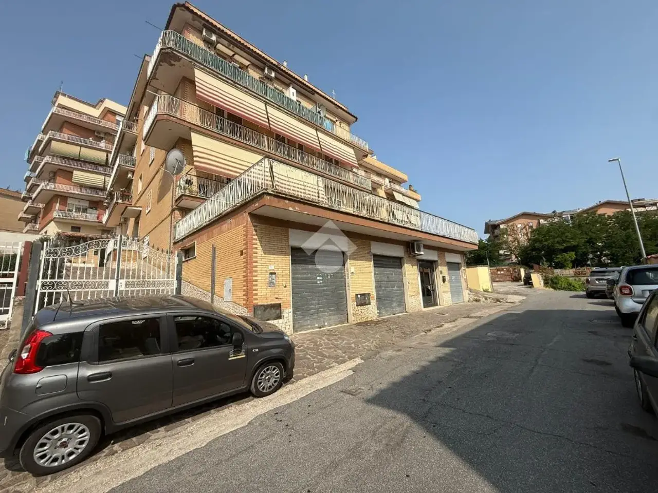 Negozio in Via Bucine 39, Roma, {3} - Foto 2