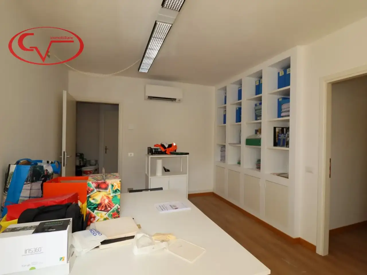 Ufficio in Via Ammiraglio Burzagli, Montevarchi, {3} - Foto 1