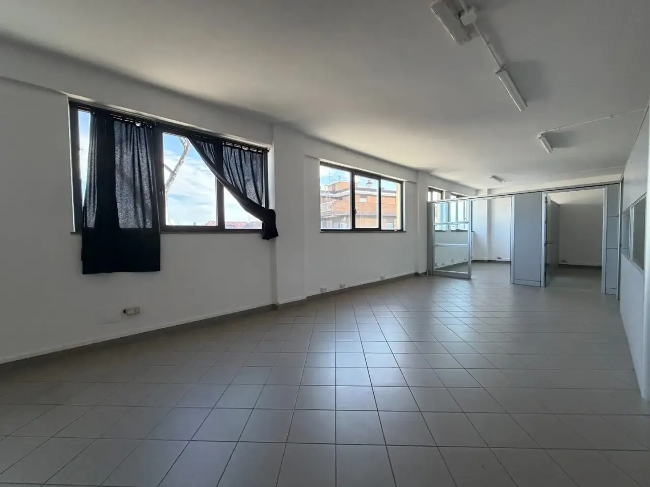 Ufficio in Via Pier Vittorio Aldini 26, Roma, {3} - Foto 1