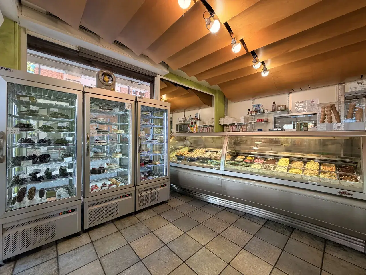 Gastronomia in Piazzale Caduti  del Lavoro 3a, Parma, {3} - Foto 1